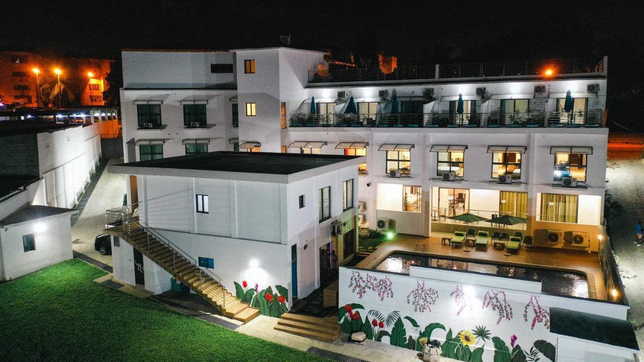 Robert'S Hotel Абіджан Екстер'єр фото